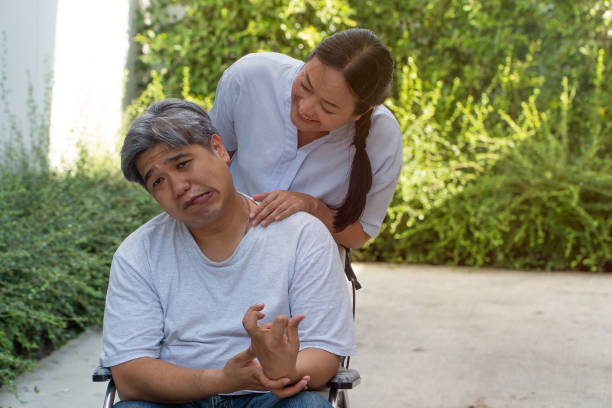 Old man suffer from hemiplegia and take homeopathic treatment at Santosh Romeo Holland clinic