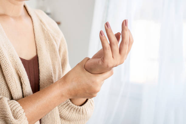 A lady suffer from wrist, joint pain, and take homeopathic treatment at Santosh Homoeo Hall and Clinic
