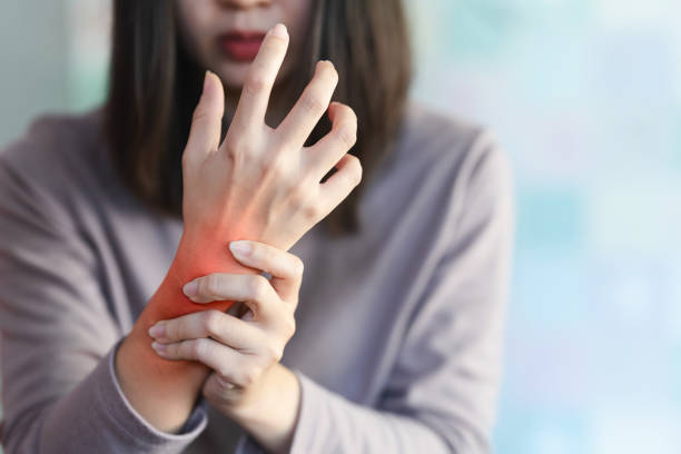 A lady suffer from wrist joint pain and take homeopathic treatment at Santosh Homoeo Hall and Clinic